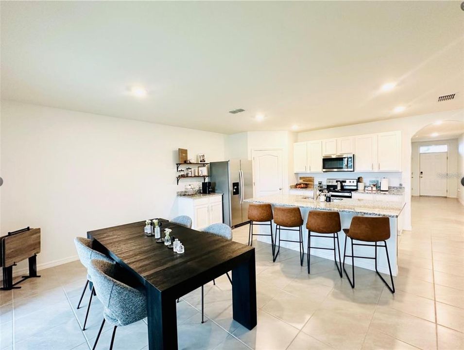 For Rent: $2,650 (4 beds, 2 baths, 1846 Square Feet)