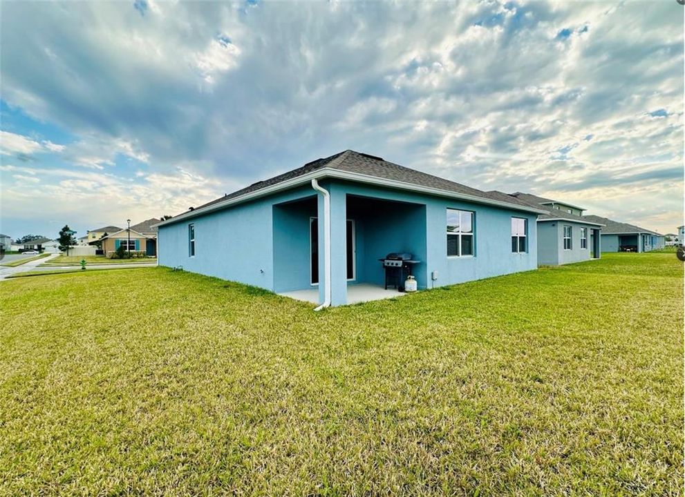 For Rent: $2,650 (4 beds, 2 baths, 1846 Square Feet)