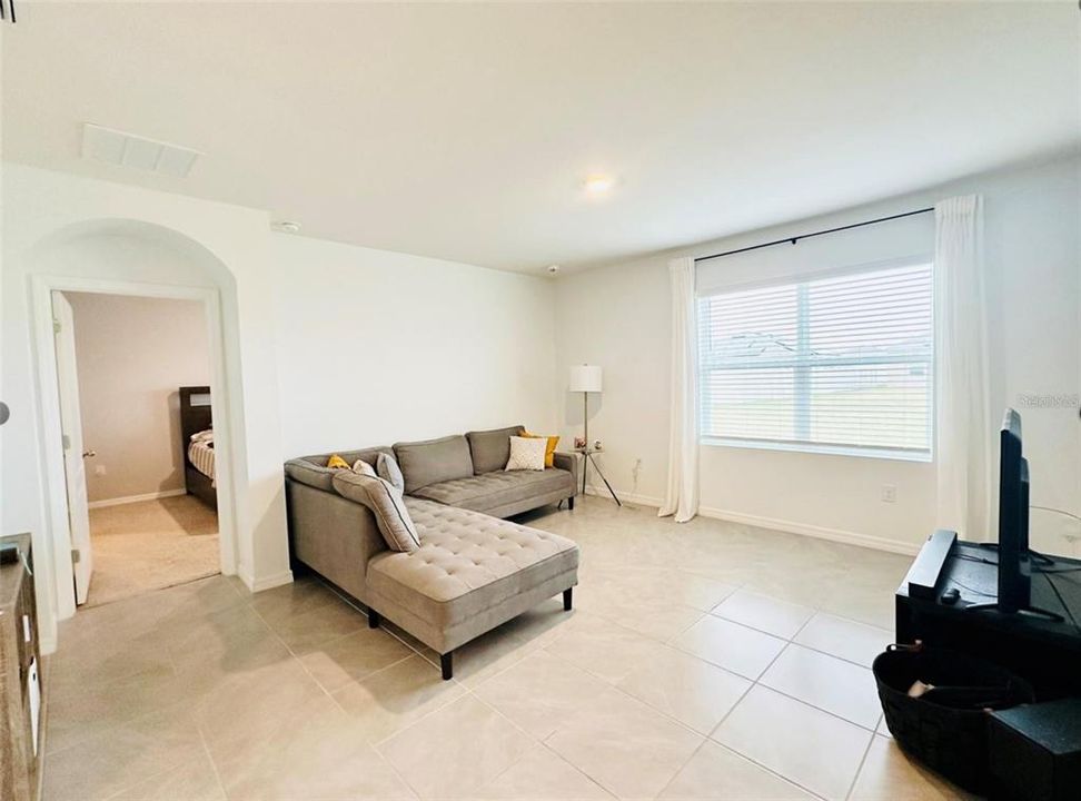 For Rent: $2,650 (4 beds, 2 baths, 1846 Square Feet)