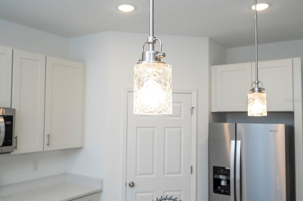 For Sale: $279,899 (4 beds, 2 baths, 1696 Square Feet)