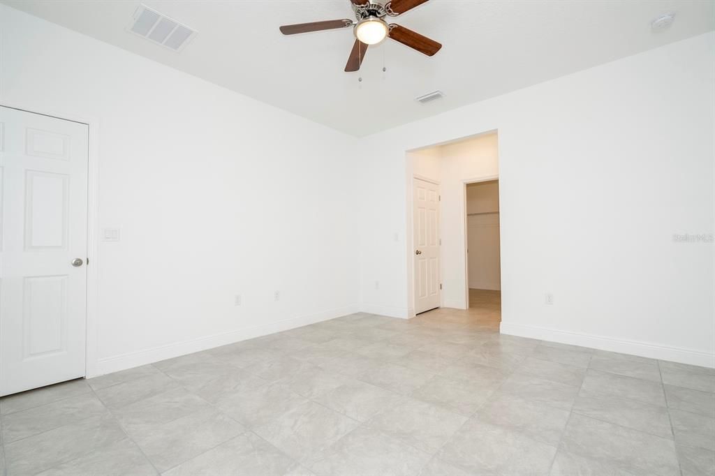 For Sale: $279,899 (4 beds, 2 baths, 1696 Square Feet)