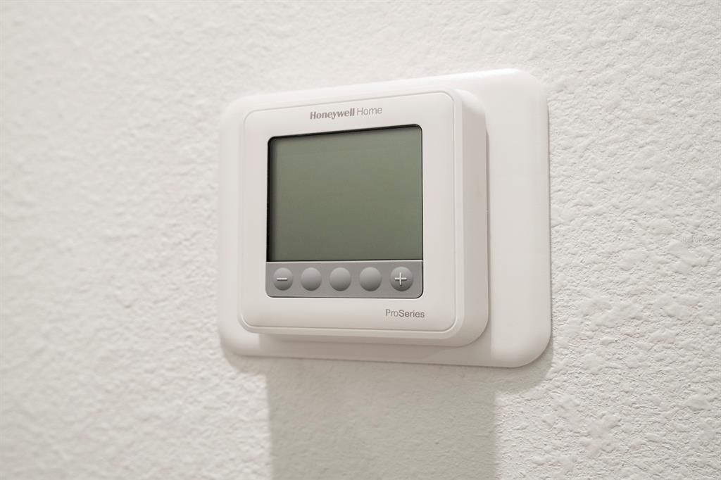 For Sale: $279,899 (4 beds, 2 baths, 1696 Square Feet)