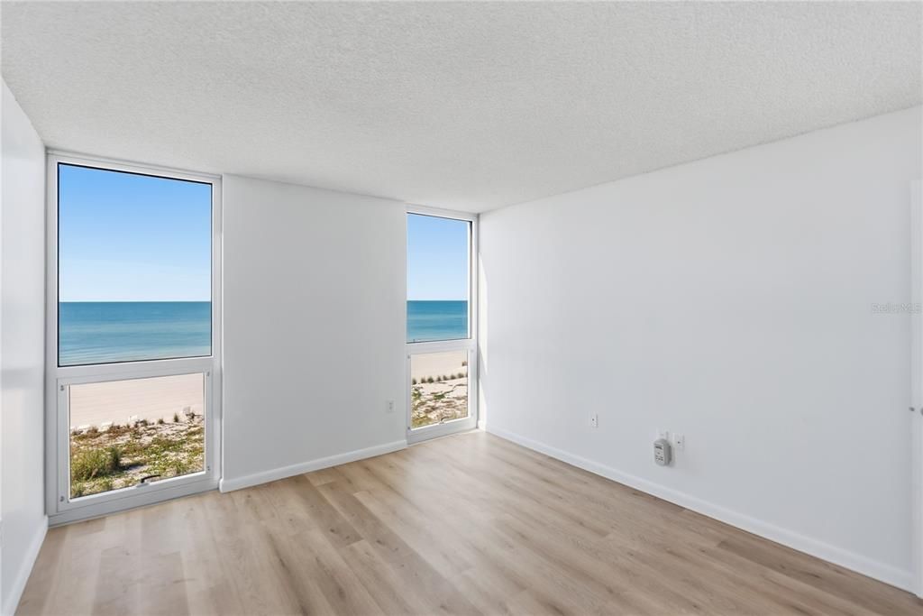 For Sale: $830,000 (2 beds, 2 baths, 1022 Square Feet)