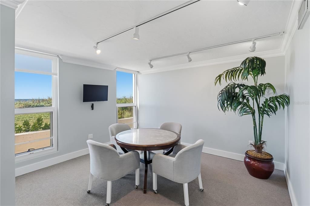 For Sale: $830,000 (2 beds, 2 baths, 1022 Square Feet)