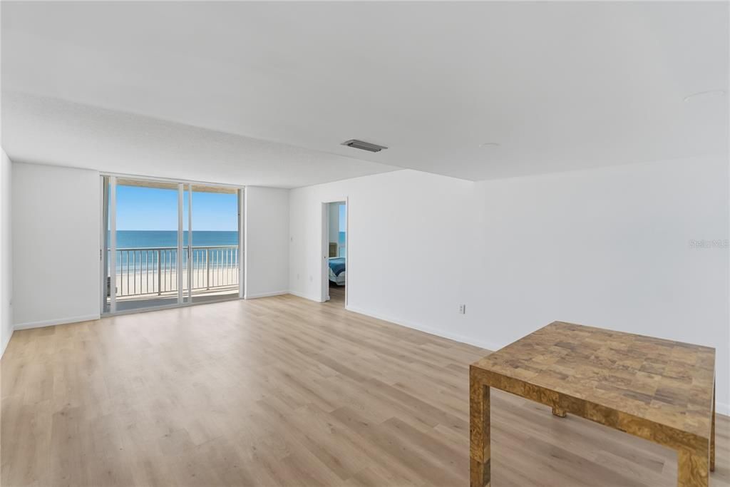 For Sale: $830,000 (2 beds, 2 baths, 1022 Square Feet)