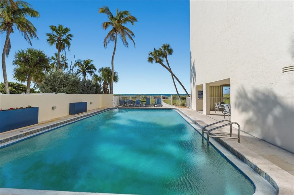 For Sale: $830,000 (2 beds, 2 baths, 1022 Square Feet)