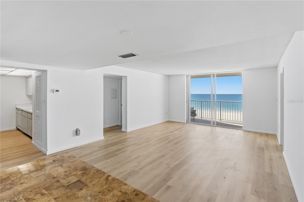 For Sale: $830,000 (2 beds, 2 baths, 1022 Square Feet)