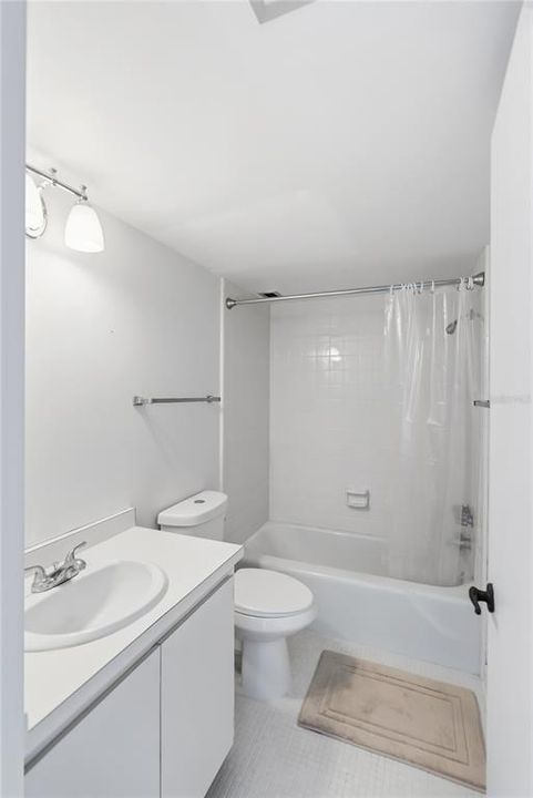 For Sale: $830,000 (2 beds, 2 baths, 1022 Square Feet)