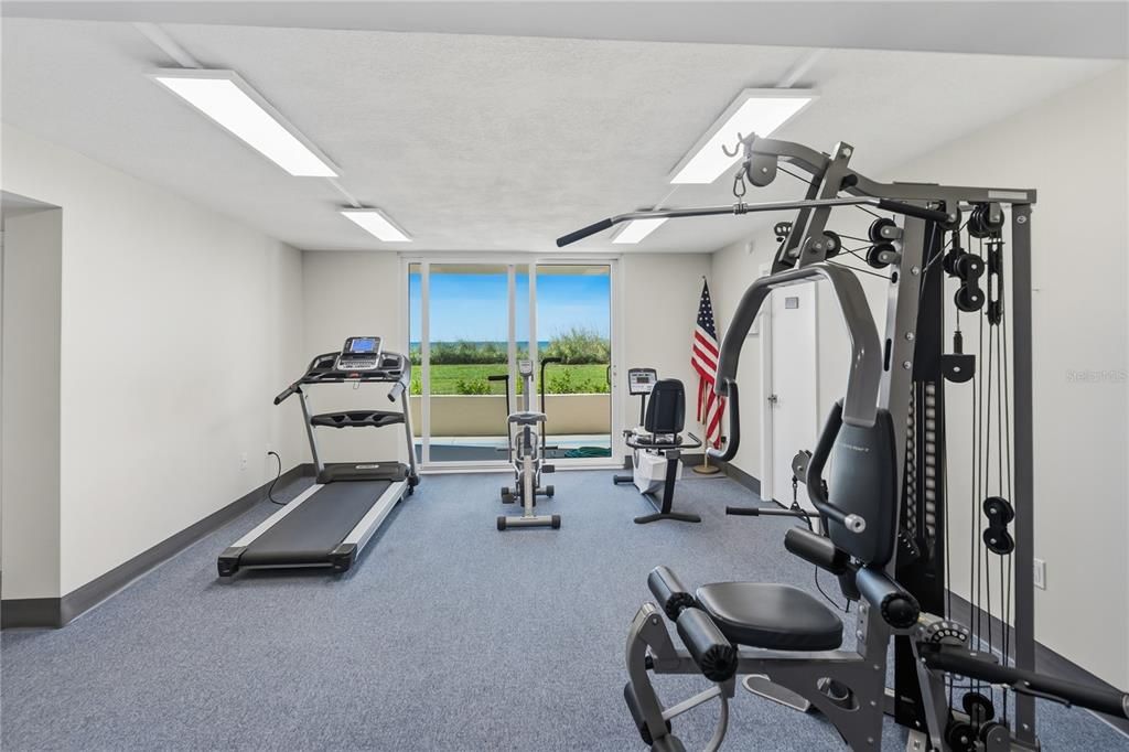 For Sale: $830,000 (2 beds, 2 baths, 1022 Square Feet)