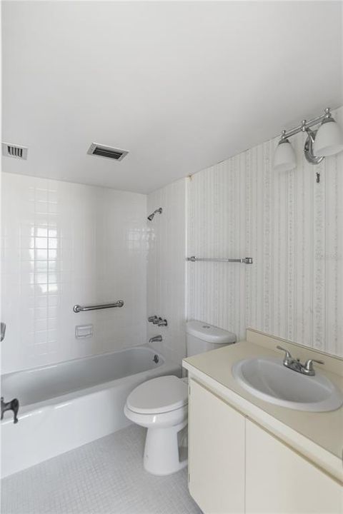 For Sale: $830,000 (2 beds, 2 baths, 1022 Square Feet)