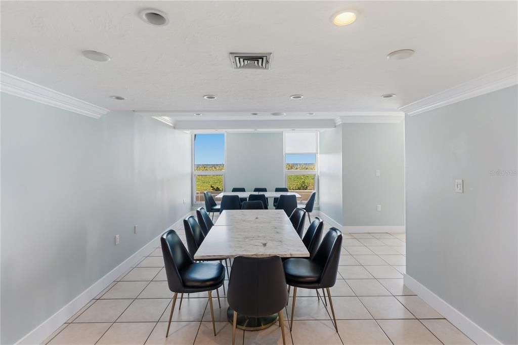 For Sale: $830,000 (2 beds, 2 baths, 1022 Square Feet)