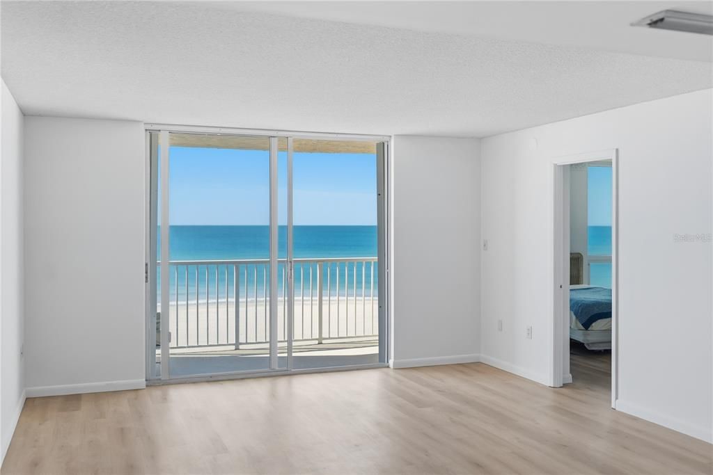 For Sale: $830,000 (2 beds, 2 baths, 1022 Square Feet)