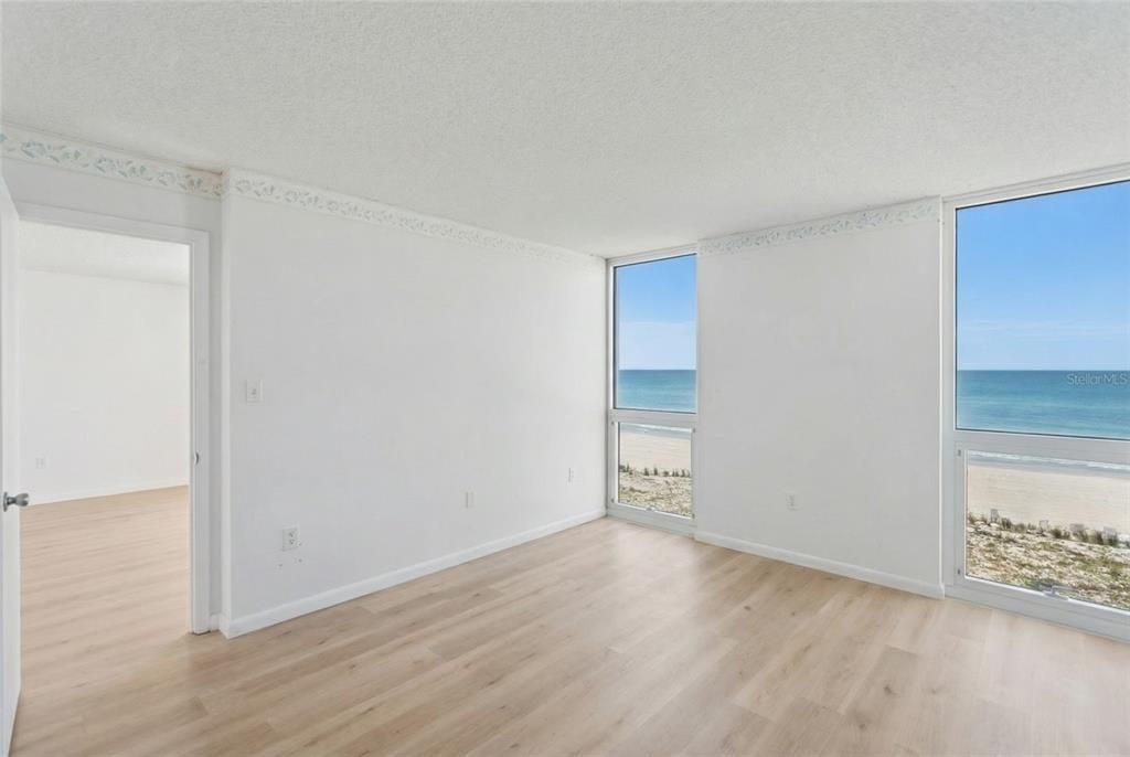 For Sale: $830,000 (2 beds, 2 baths, 1022 Square Feet)