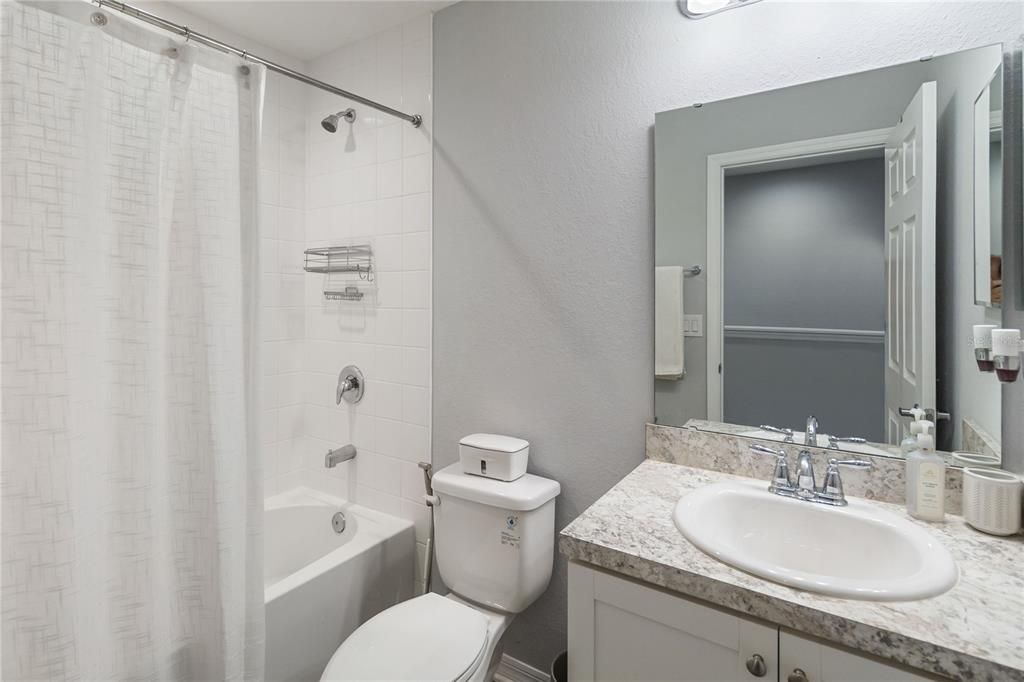 For Rent: $2,000 (3 beds, 2 baths, 1713 Square Feet)