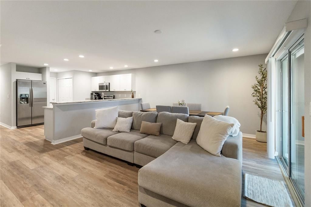 For Rent: $2,000 (3 beds, 2 baths, 1713 Square Feet)