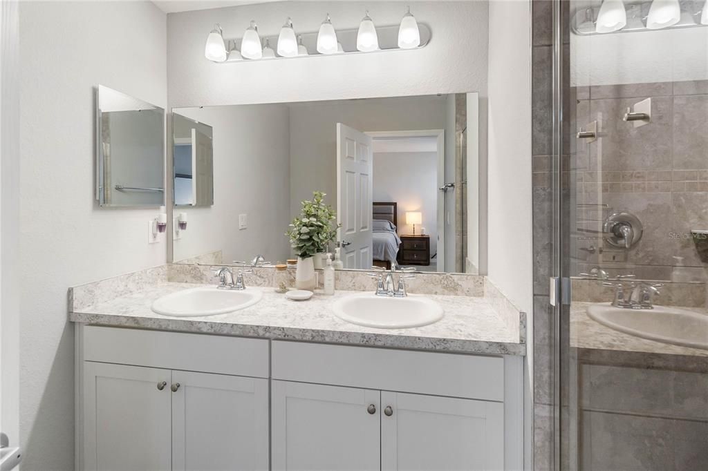 For Rent: $2,000 (3 beds, 2 baths, 1713 Square Feet)