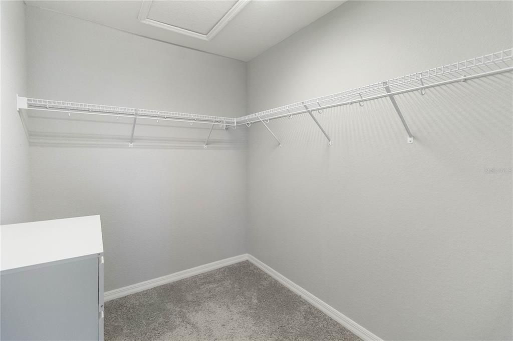 For Rent: $2,000 (3 beds, 2 baths, 1713 Square Feet)