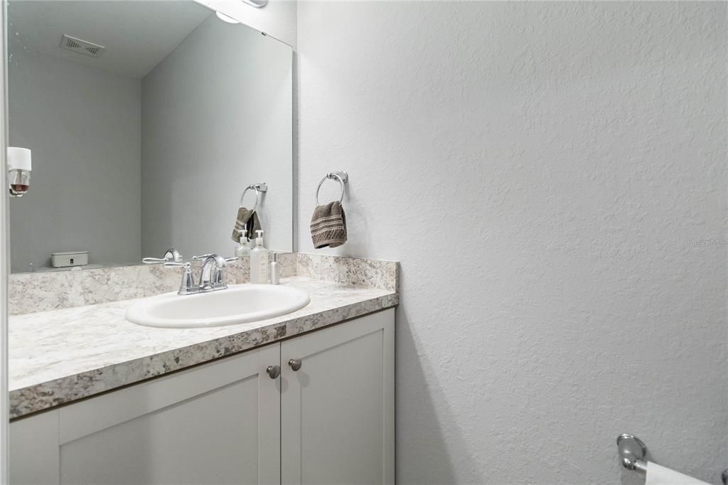 For Rent: $2,000 (3 beds, 2 baths, 1713 Square Feet)