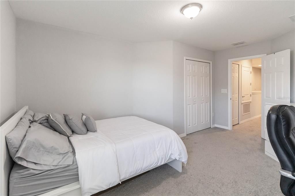 For Rent: $2,000 (3 beds, 2 baths, 1713 Square Feet)