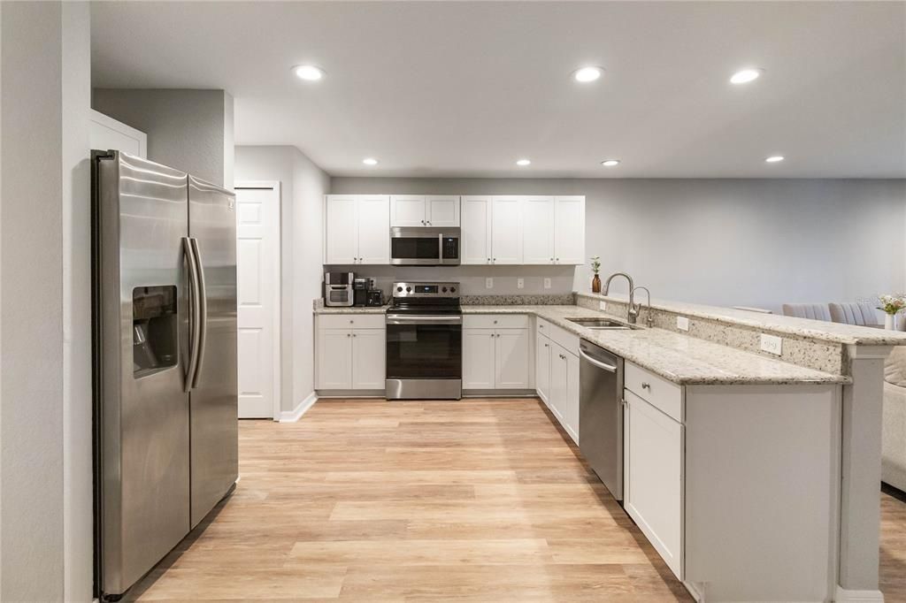 For Rent: $2,000 (3 beds, 2 baths, 1713 Square Feet)