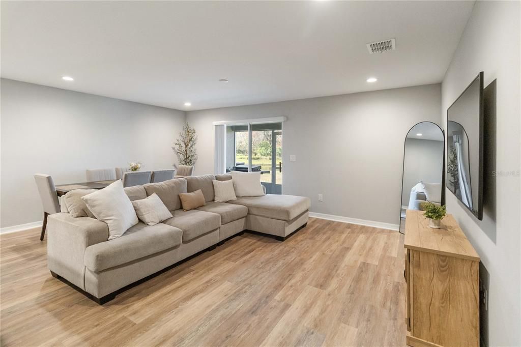 For Rent: $2,000 (3 beds, 2 baths, 1713 Square Feet)