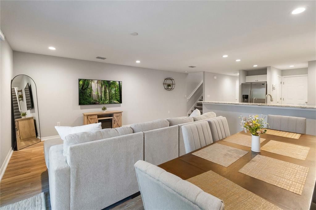 For Rent: $2,000 (3 beds, 2 baths, 1713 Square Feet)