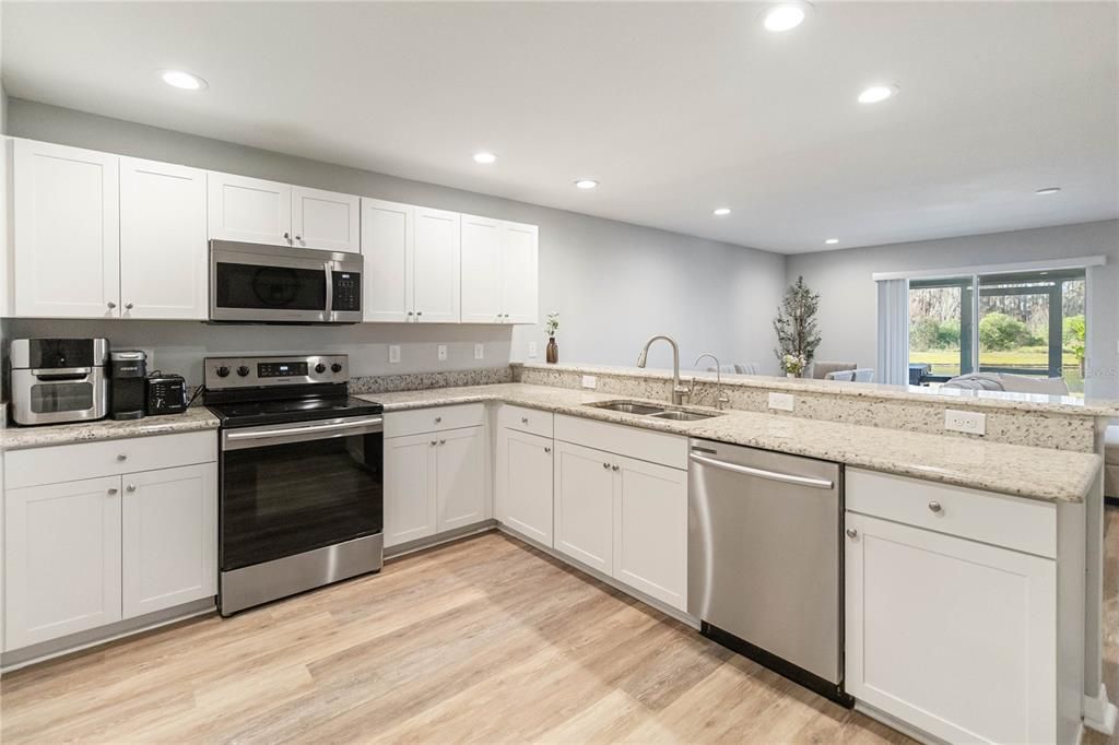 For Rent: $2,000 (3 beds, 2 baths, 1713 Square Feet)