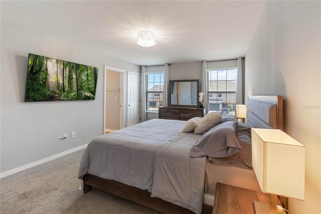 For Rent: $2,000 (3 beds, 2 baths, 1713 Square Feet)