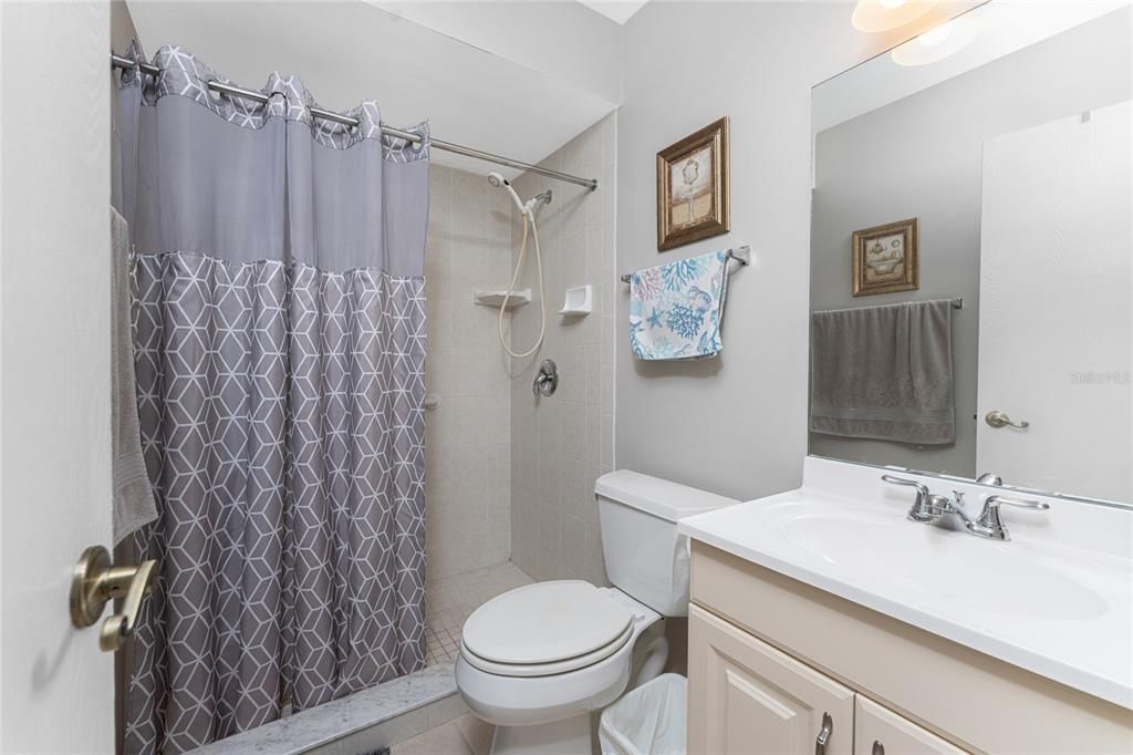 待售: $146,900 (2 贝兹, 2 浴室, 886 平方英尺)