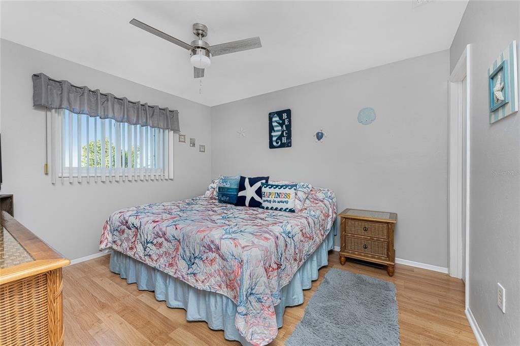 待售: $146,900 (2 贝兹, 2 浴室, 886 平方英尺)