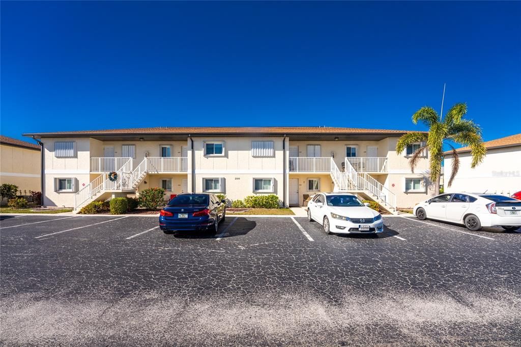 待售: $146,900 (2 贝兹, 2 浴室, 886 平方英尺)