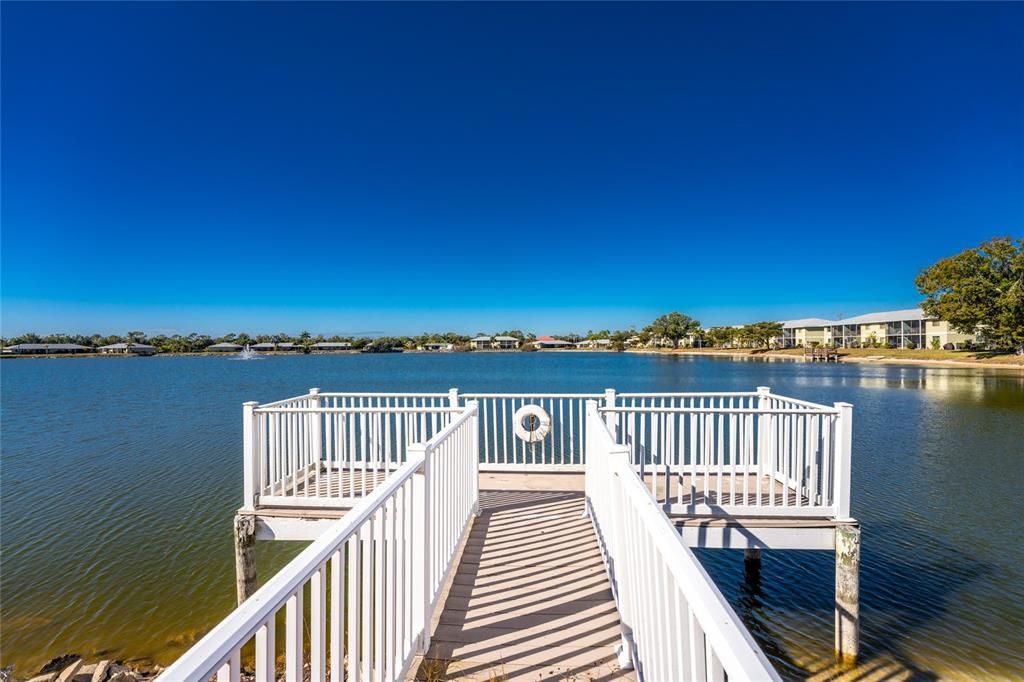 待售: $146,900 (2 贝兹, 2 浴室, 886 平方英尺)