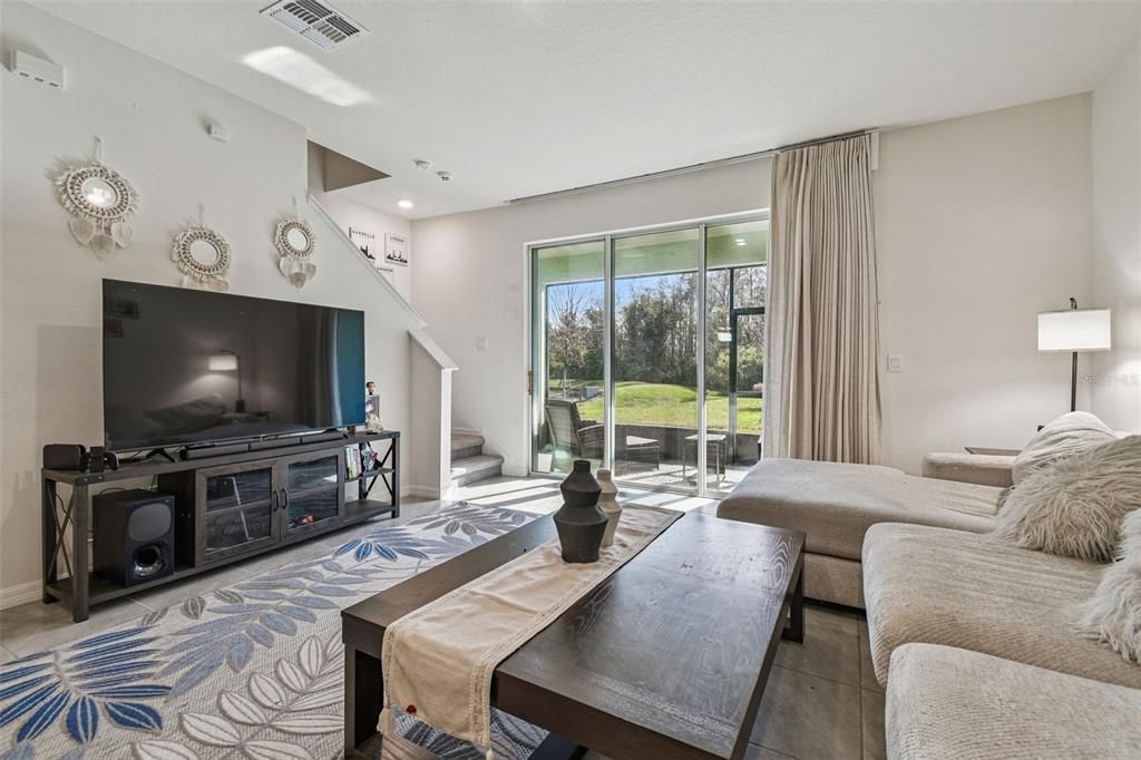 For Rent: $2,050 (3 beds, 2 baths, 1673 Square Feet)