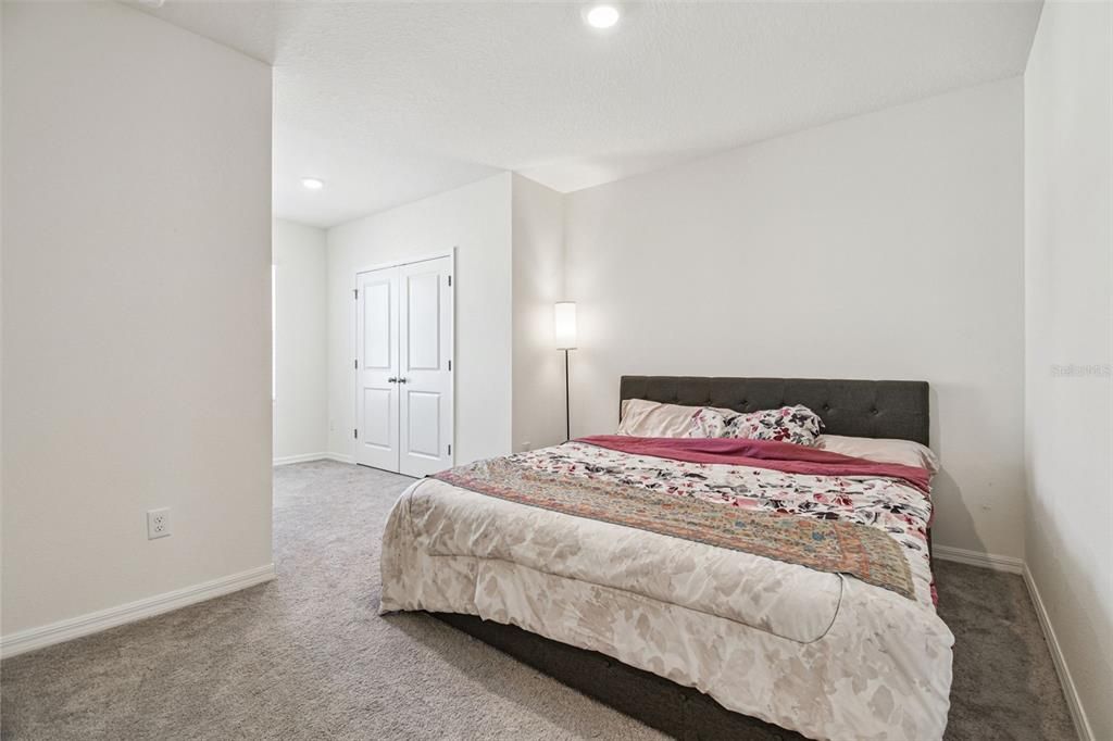 For Rent: $2,050 (3 beds, 2 baths, 1673 Square Feet)