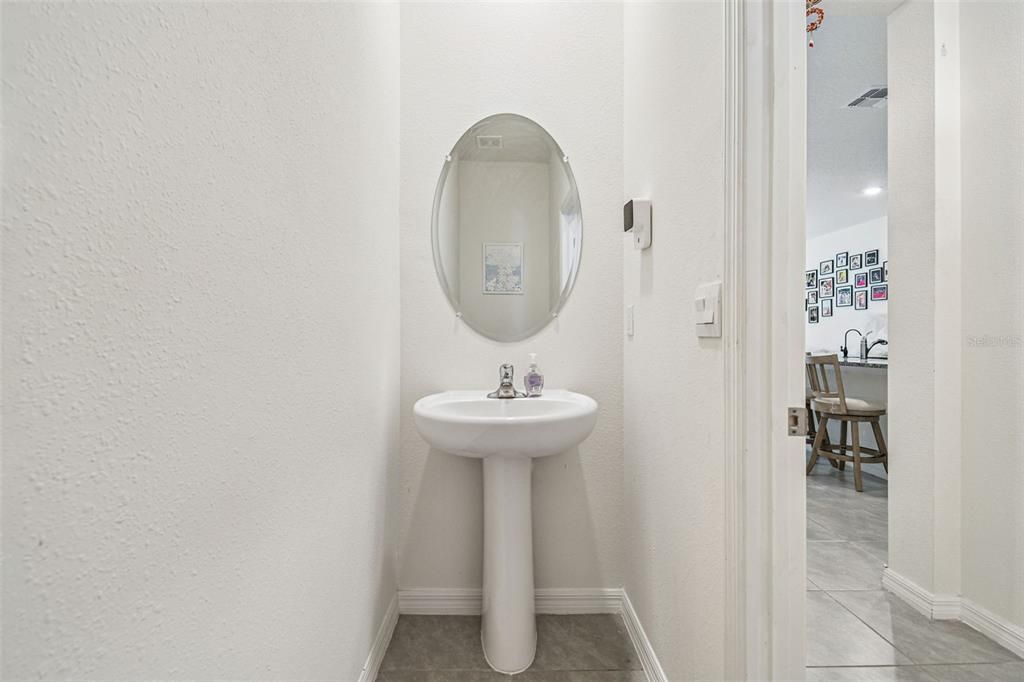 For Rent: $2,050 (3 beds, 2 baths, 1673 Square Feet)