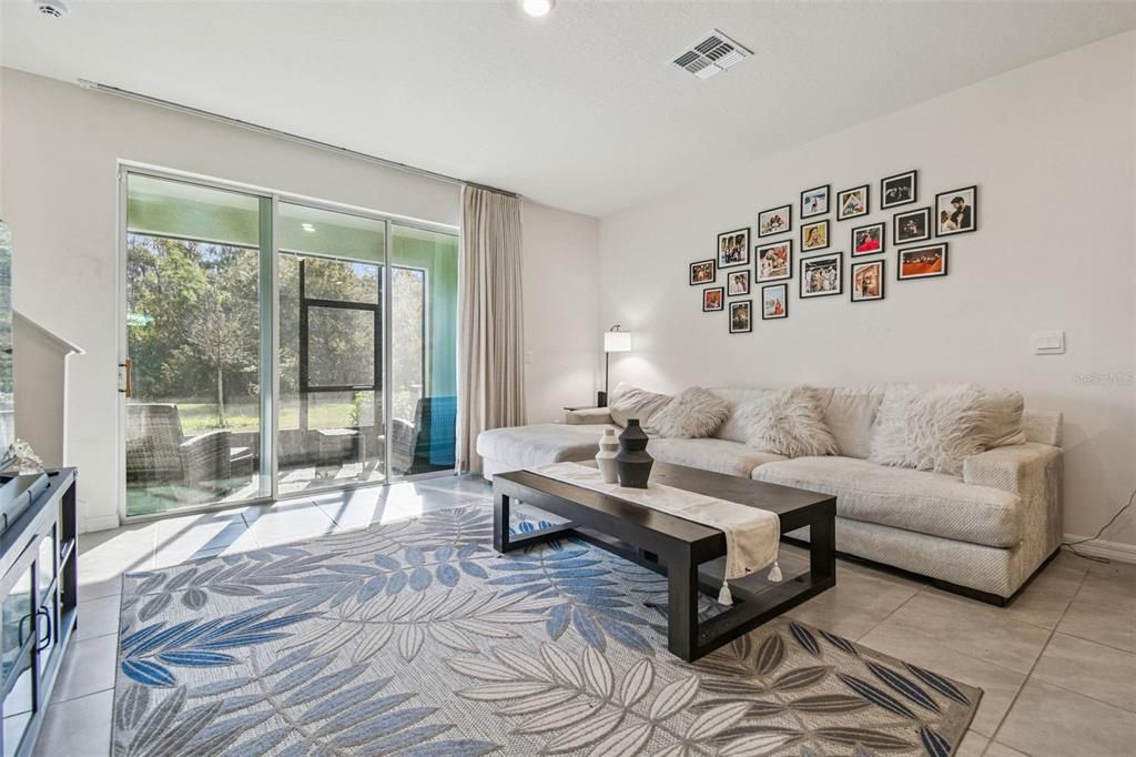 For Rent: $2,050 (3 beds, 2 baths, 1673 Square Feet)