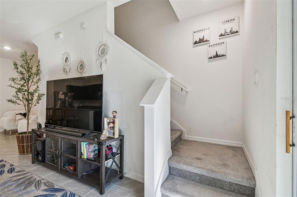 For Rent: $2,050 (3 beds, 2 baths, 1673 Square Feet)