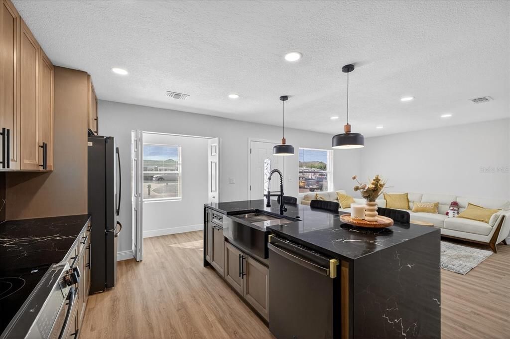 For Sale: $685,000 (3 beds, 2 baths, 1710 Square Feet)