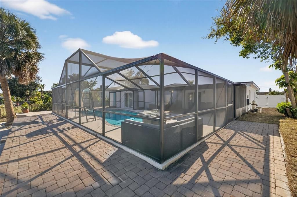 For Sale: $685,000 (3 beds, 2 baths, 1710 Square Feet)