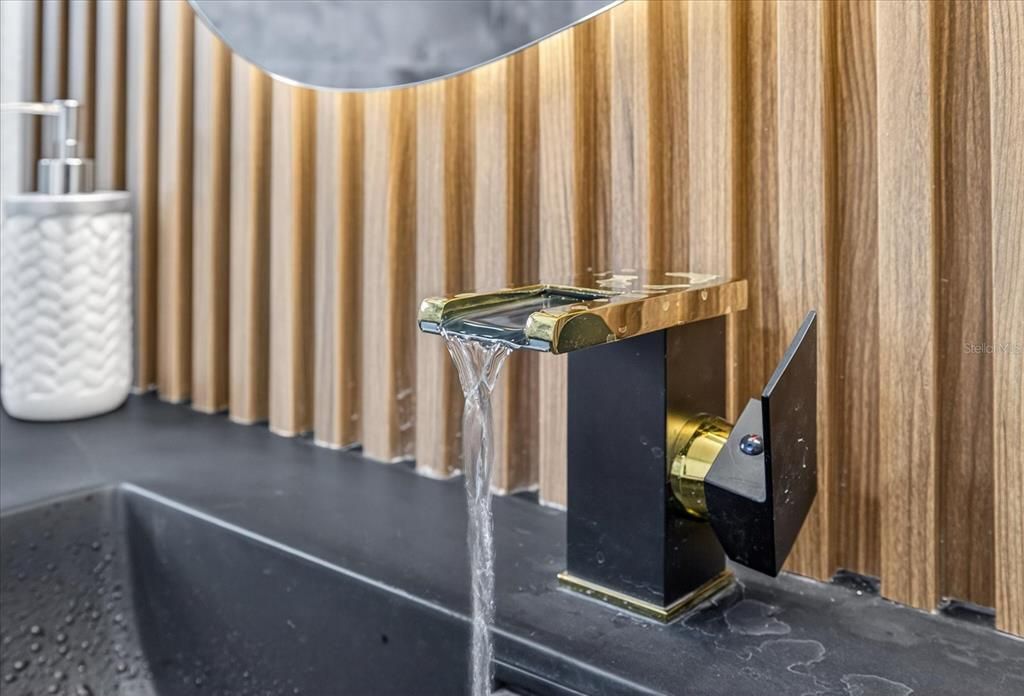 For Sale: $685,000 (3 beds, 2 baths, 1710 Square Feet)