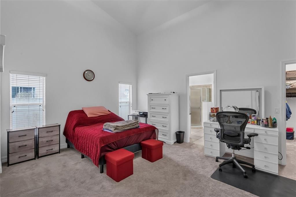 For Sale: $399,999 (2 beds, 2 baths, 1726 Square Feet)