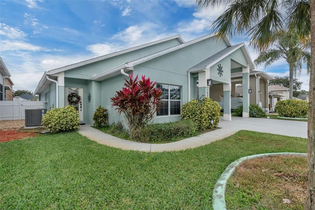 For Sale: $399,999 (2 beds, 2 baths, 1726 Square Feet)