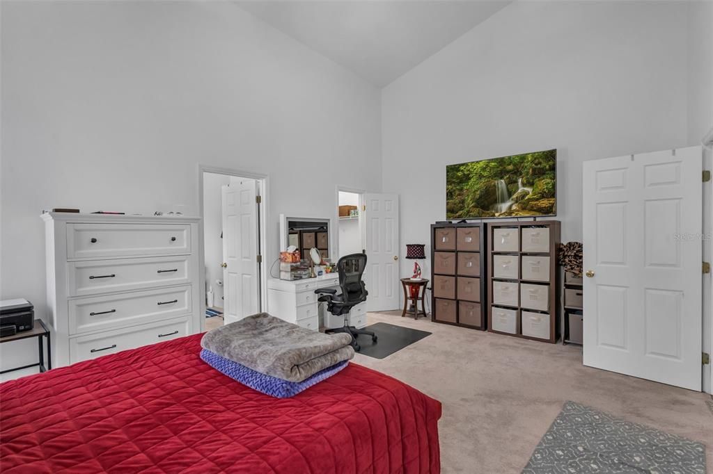 For Sale: $399,999 (2 beds, 2 baths, 1726 Square Feet)