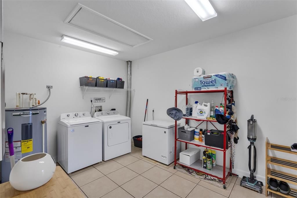 For Sale: $399,999 (2 beds, 2 baths, 1726 Square Feet)