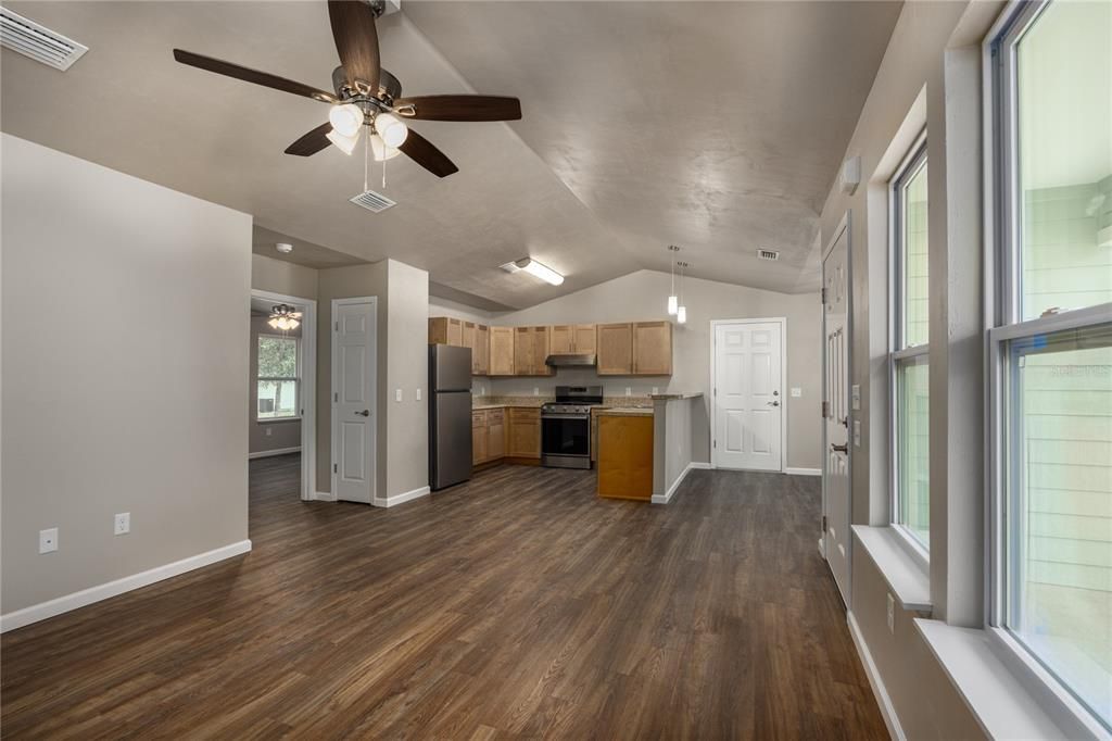 En Venta: $250,000 (3 camas, 2 baños, 1166 Pies cuadrados)