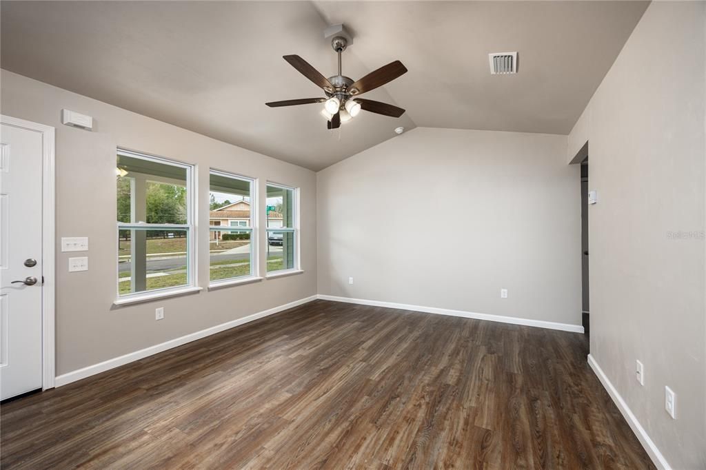 En Venta: $250,000 (3 camas, 2 baños, 1166 Pies cuadrados)