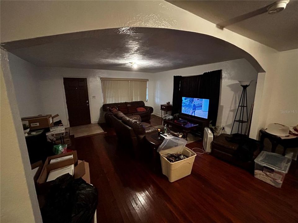 For Sale: $245,000 (4 beds, 2 baths, 1629 Square Feet)