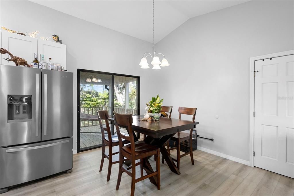 待售: $449,990 (3 贝兹, 2 浴室, 1652 平方英尺)