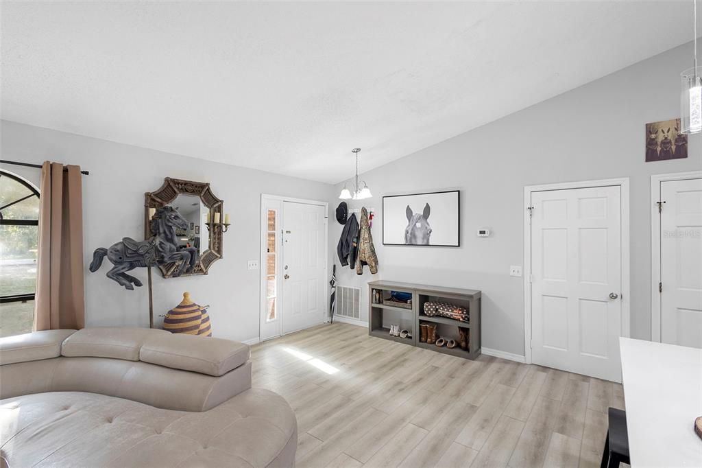 待售: $449,990 (3 贝兹, 2 浴室, 1652 平方英尺)