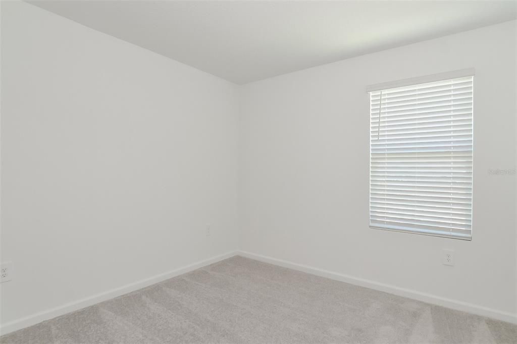 For Rent: $2,195 (5 beds, 2 baths, 2451 Square Feet)